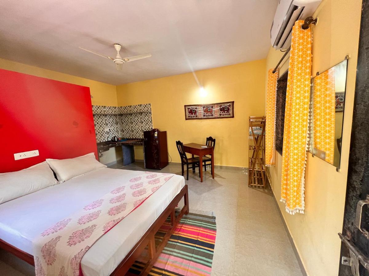 Kyel Villa Guest House อารัมบล ภายนอก รูปภาพ
