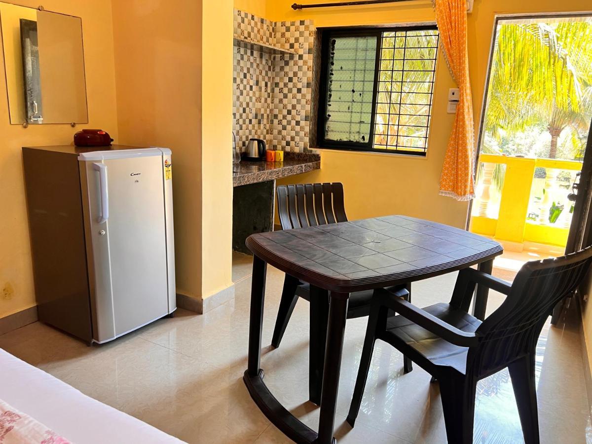 Kyel Villa Guest House อารัมบล ภายนอก รูปภาพ
