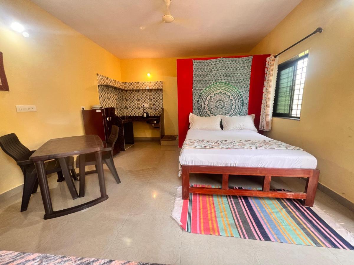 Kyel Villa Guest House อารัมบล ภายนอก รูปภาพ